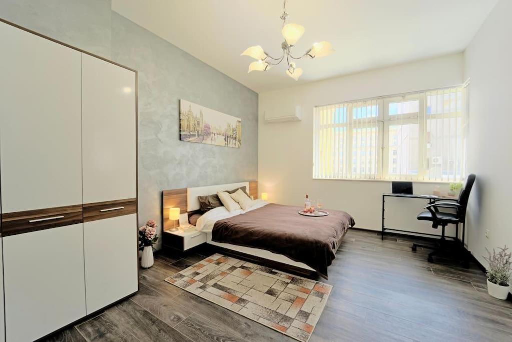 Cozy 2-Bedroom Flat In The Very Center Of صوفيا المظهر الخارجي الصورة