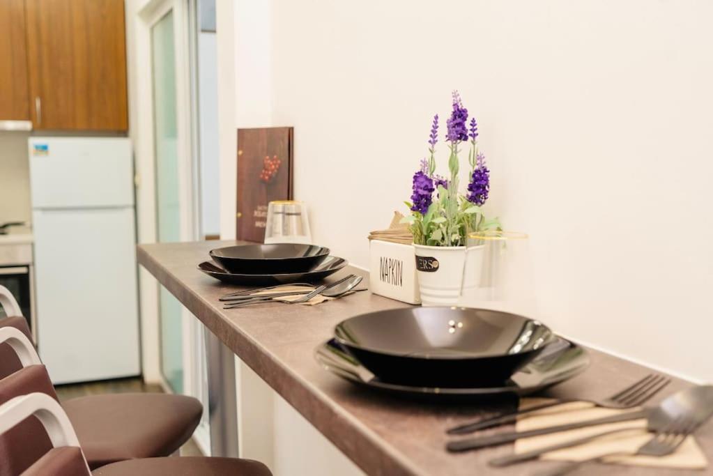Cozy 2-Bedroom Flat In The Very Center Of صوفيا المظهر الخارجي الصورة