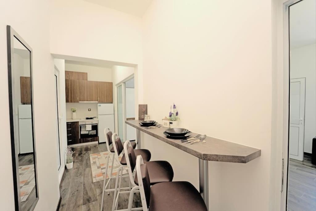 Cozy 2-Bedroom Flat In The Very Center Of صوفيا المظهر الخارجي الصورة